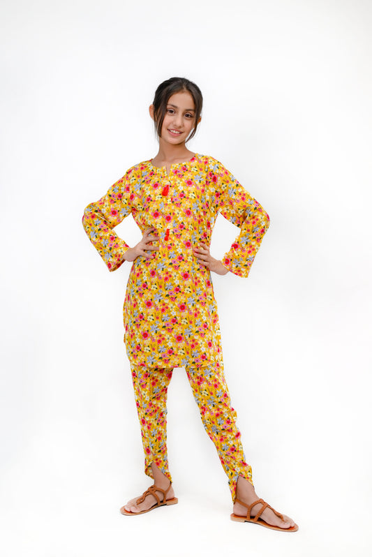 Yellow Tulip 2pc – Linen