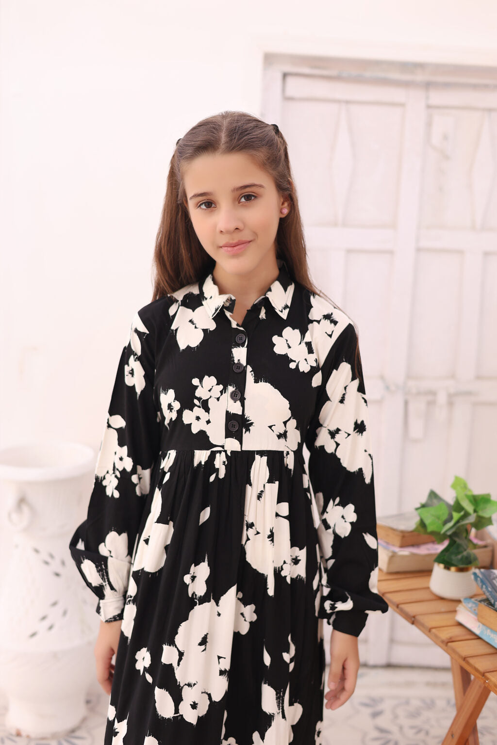 Black Orchid β Linen