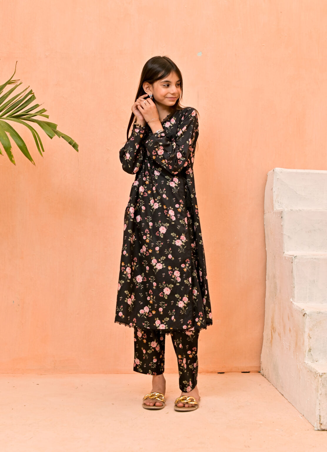 Black Anrakha – 2pc Lawn