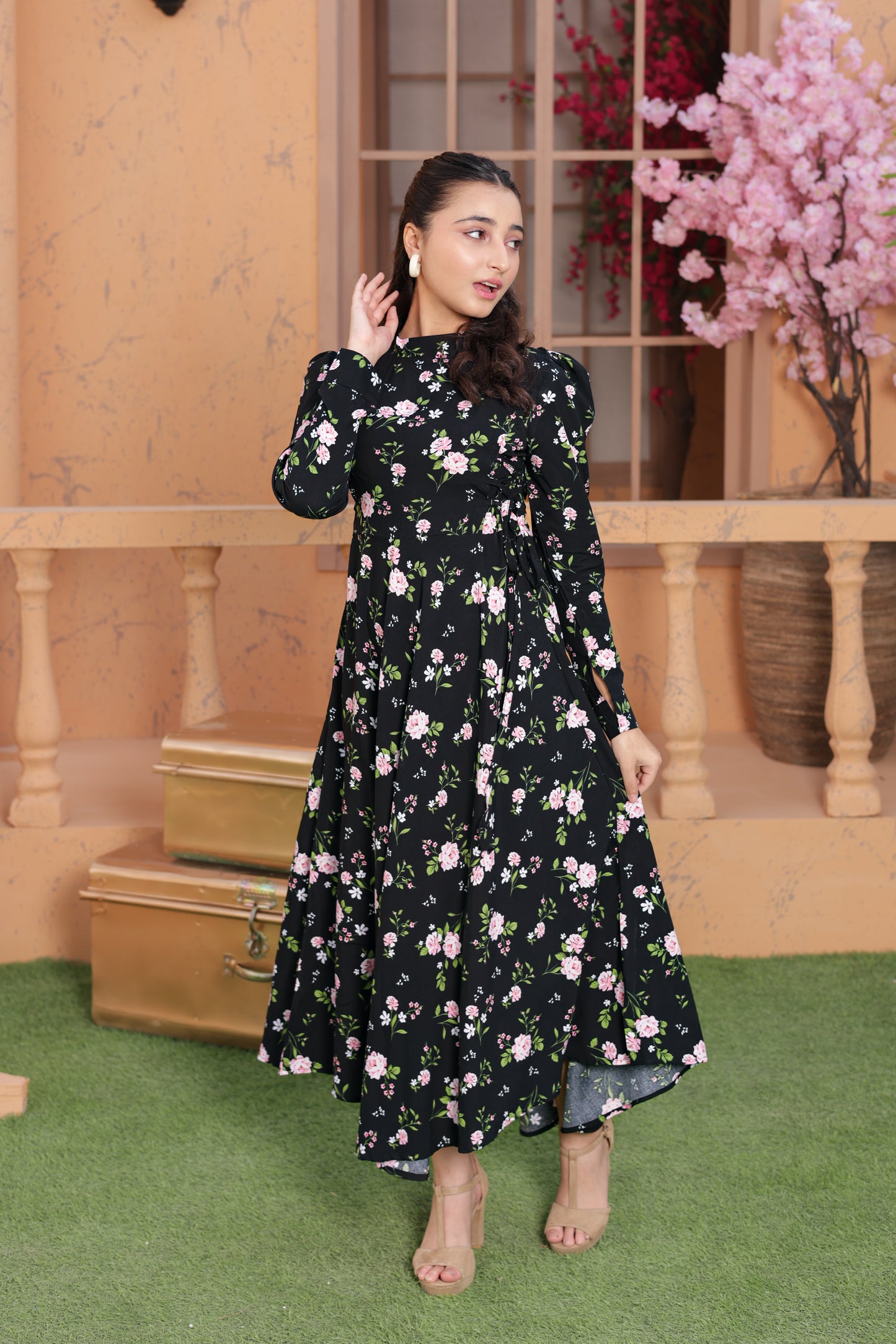 Midnight Rose Whisper - Linen