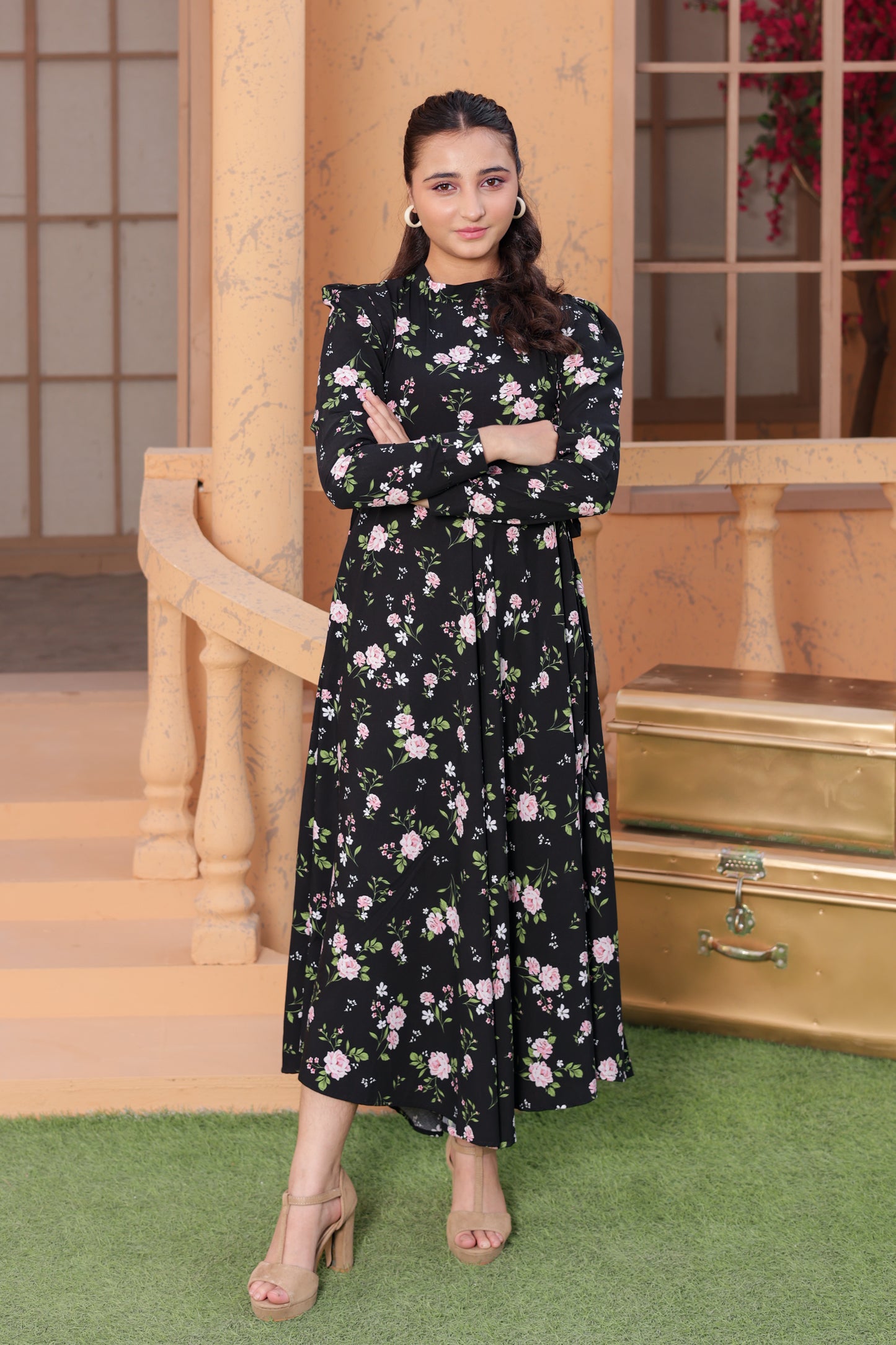 Midnight Rose Whisper - Linen